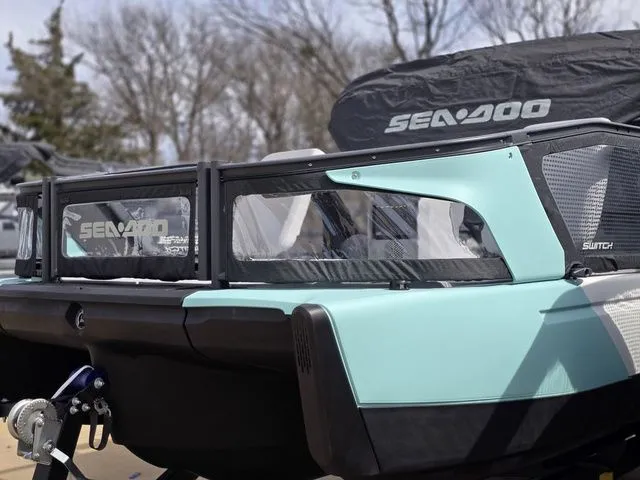 Slide: The Image of Sea-Doo Switch Sport™ 21 - 300 Hp Painted 2026 - 15