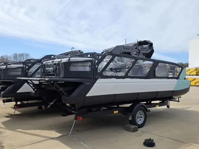 Slide: The Image of Sea-Doo Switch Sport™ 21 - 300 Hp Painted 2026 - 3