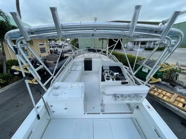 Slide: The Image of Contender 35 Express Side Console 1995 - 11