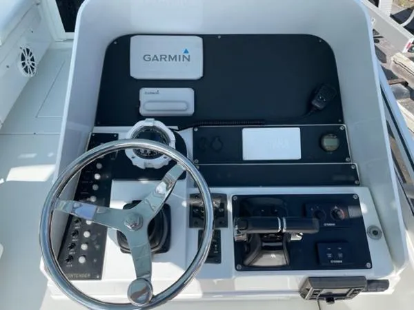Slide: The Image of Contender 35 Express Side Console 1995 - 6