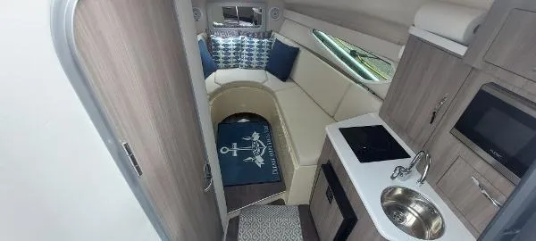 Slide: The Image of Regal 28 Express 2021 - 3
