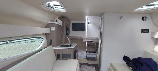 Slide: The Image of Regal 28 Express 2021 - 6