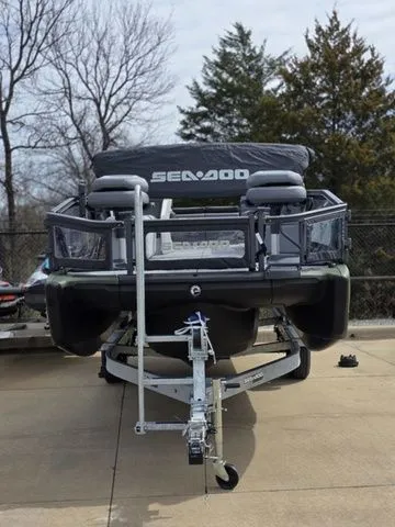 Slide: The Image of Sea-Doo Switch Fish 21 2026 - 3