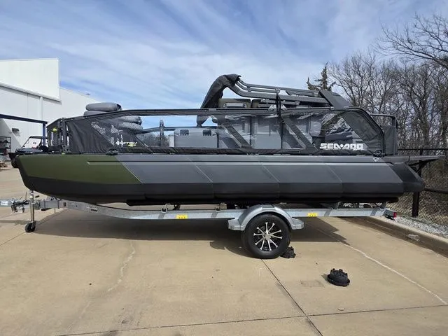 Slide: The Image of Sea-Doo Switch Fish 21 2026 - 5