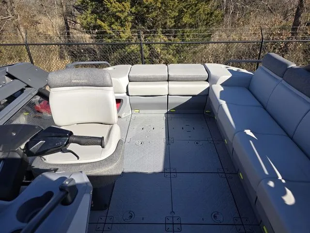 Slide: The Image of Sea-Doo Switch Sport 21 2023 - 11