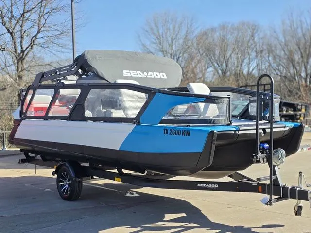 Slide: The Image of Sea-Doo Switch Sport 21 2023 - 4