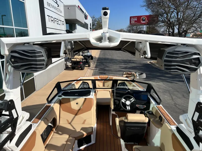 Slide: The Image of Nautique GS24 2026 - 12