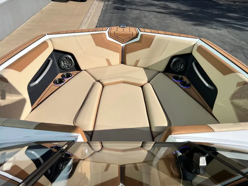 Slide: The Image of Nautique GS24 2026 - 13