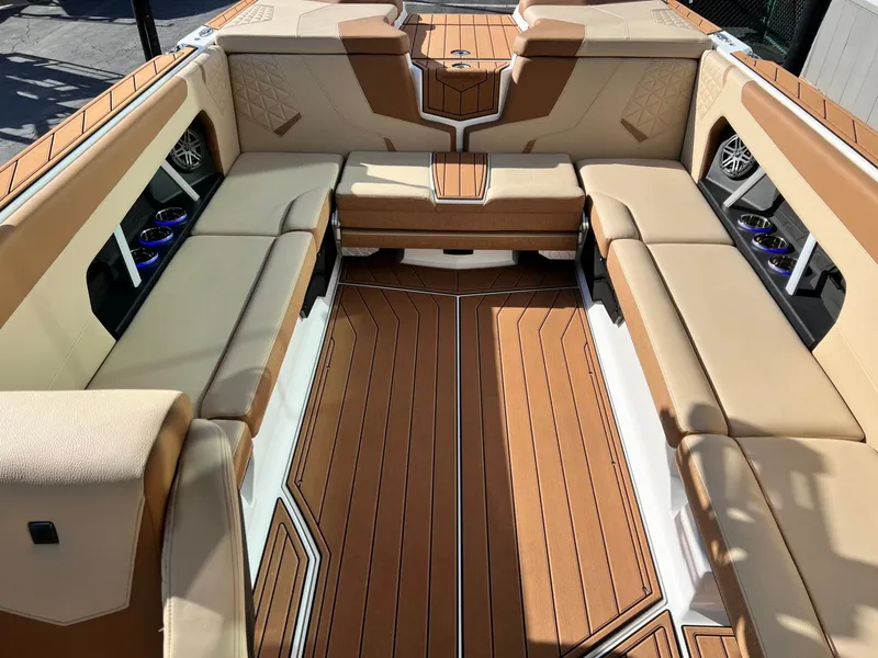 Slide: The Image of Nautique GS24 2026 - 14