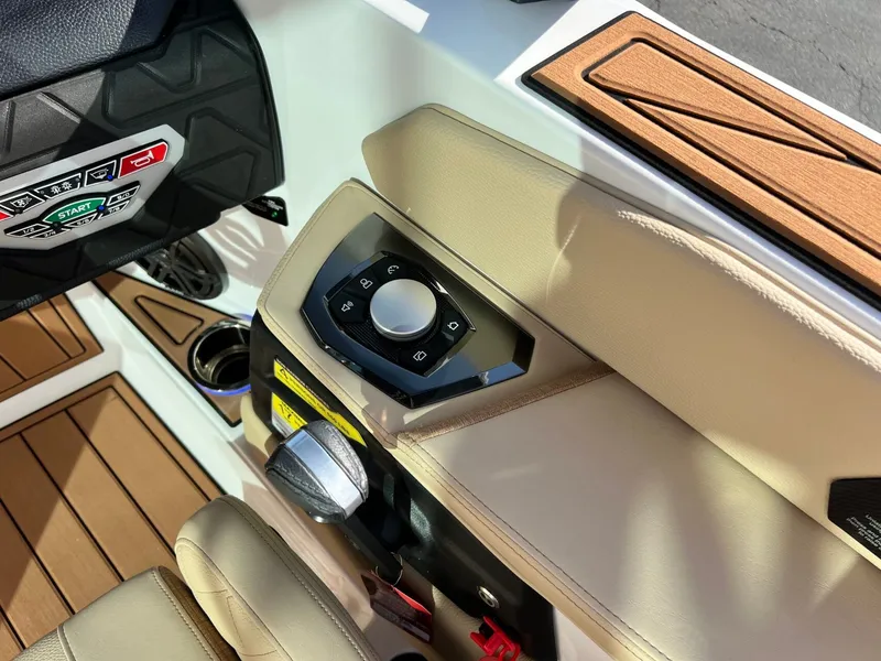 Slide: The Image of Nautique GS24 2026 - 18