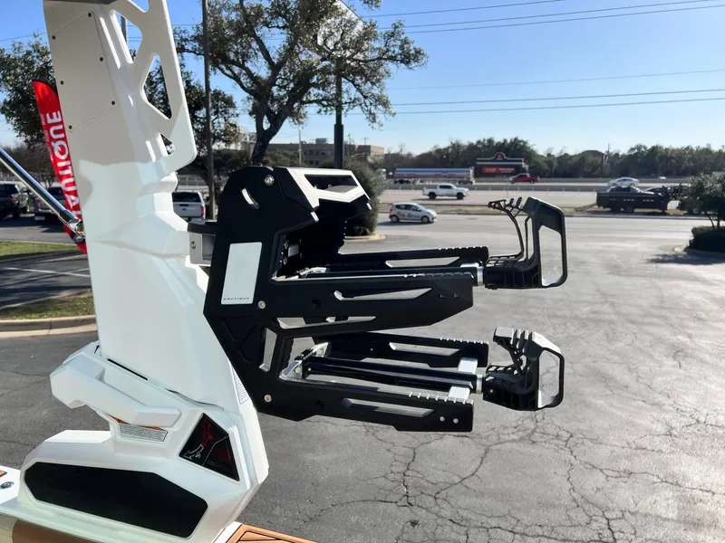 Slide: The Image of Nautique GS24 2026 - 25