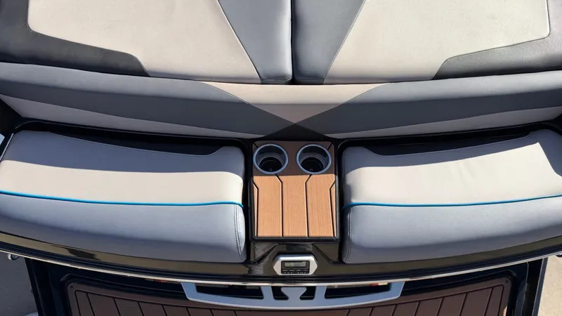 Slide: The Image of Malibu Wakesetter 23 LSV 2017 - 10