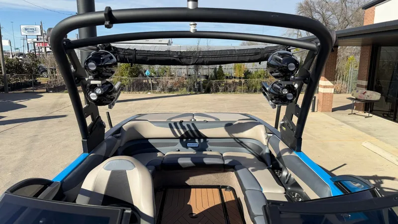 Slide: The Image of Malibu Wakesetter 23 LSV 2017 - 15