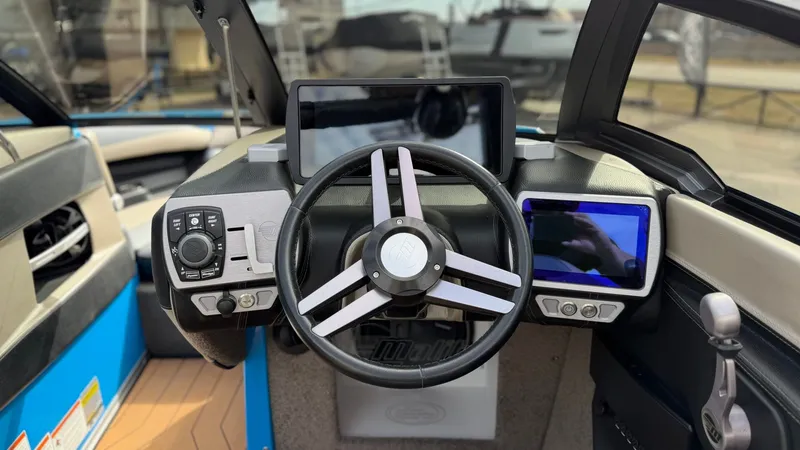 Slide: The Image of Malibu Wakesetter 23 LSV 2017 - 16