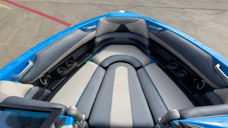 Slide: The Image of Malibu Wakesetter 23 LSV 2017 - 18