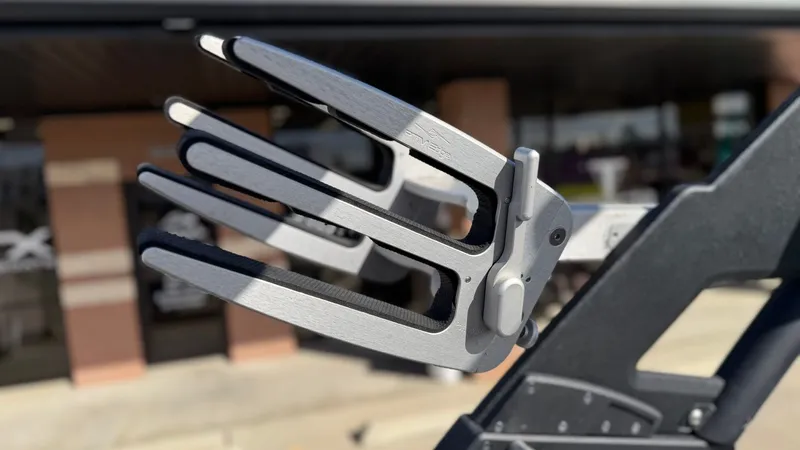 Slide: The Image of Malibu Wakesetter 23 LSV 2017 - 20