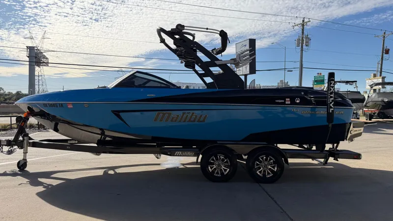 Slide: The Image of Malibu Wakesetter 23 LSV 2017 - 5