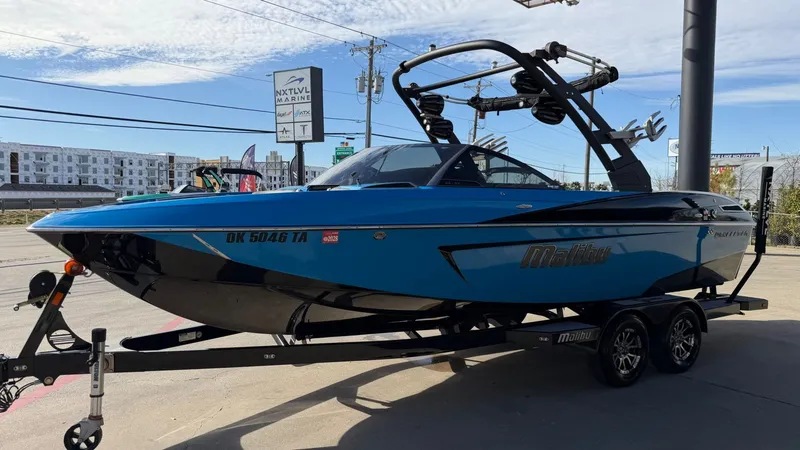 Slide: The Image of Malibu Wakesetter 23 LSV 2017 - 6