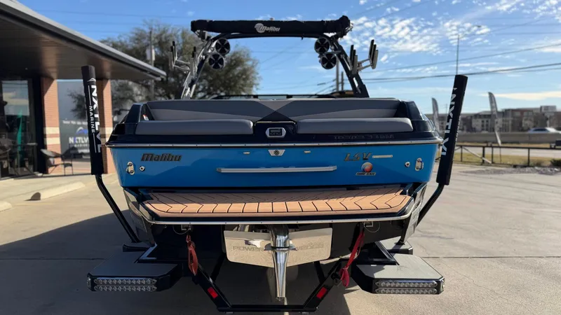 Slide: The Image of Malibu Wakesetter 23 LSV 2017 - 9