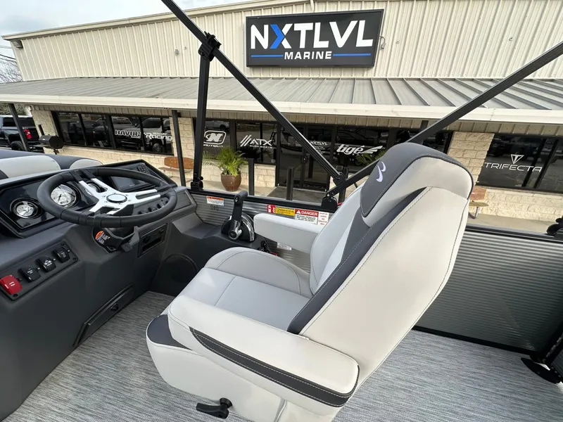 Slide: The Image of Bennington 22 S SWINGBACK 2026 - 22