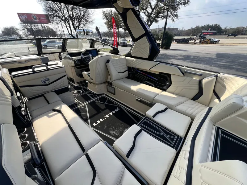 Slide: The Image of Tigé Ultré 25ZX 2026 - 16