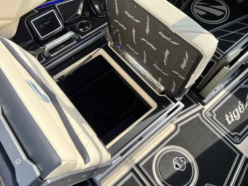 Slide: The Image of Tigé Ultré 25ZX 2026 - 34