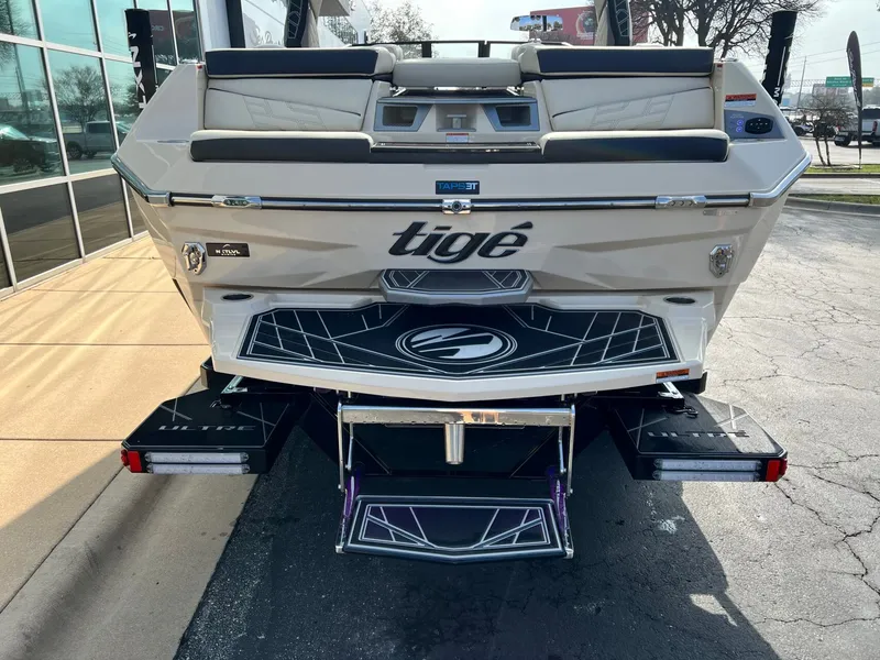 Slide: The Image of Tigé Ultré 25ZX 2026 - 4