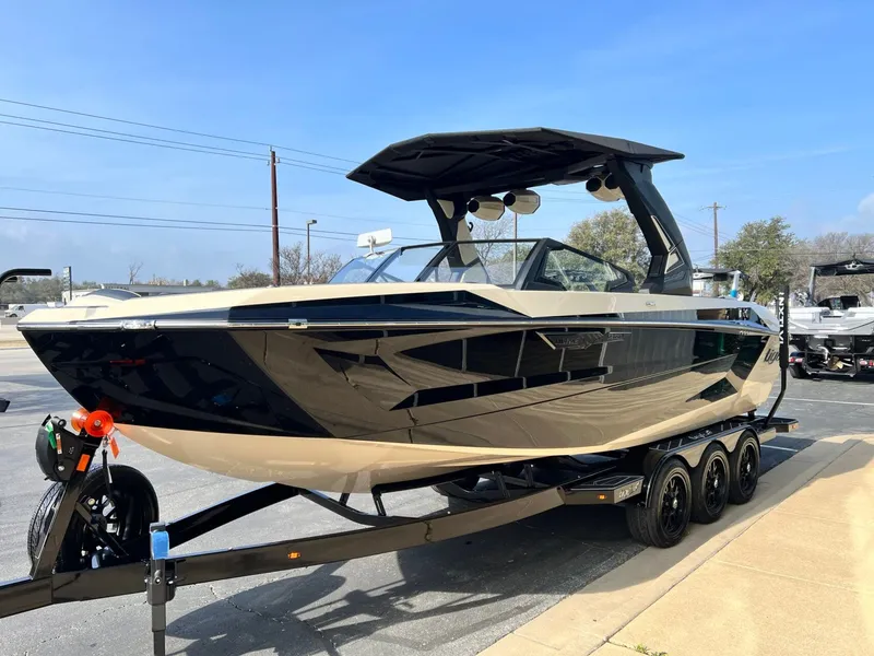 Slide: The Image of Tigé Ultré 25ZX 2026 - 7