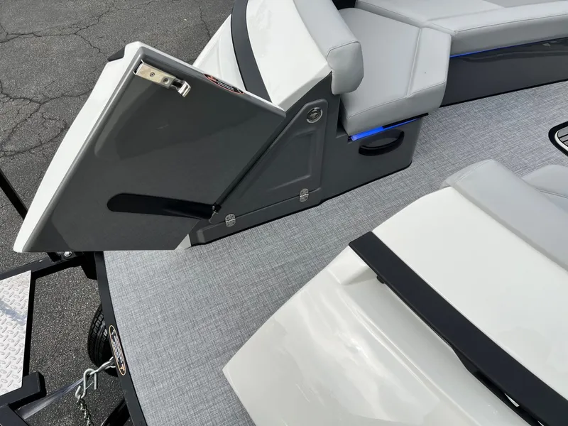 Slide: The Image of Harris Crowne 250 2026 - 16