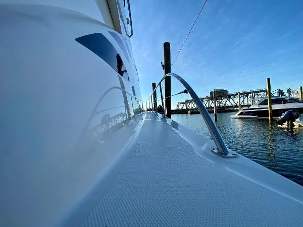 Slide: The Image of Sea Ray 44 Sedan Bridge 2006 - 10