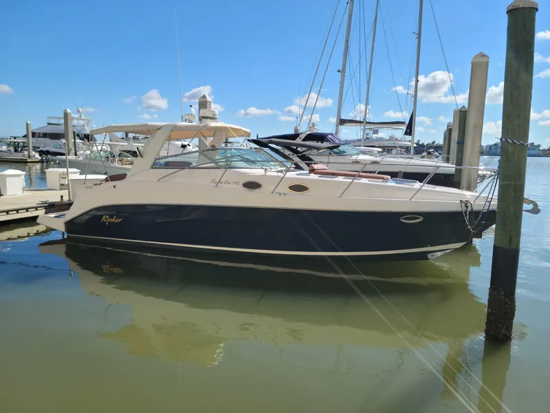 Slide: The Image of Rinker Fiesta Vee 342 2005 - 9