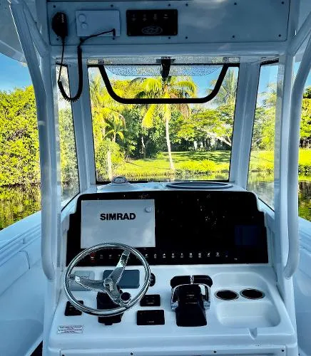 Slide: The Image of Sea Hunt Ultra 275 SE 2019 - 4