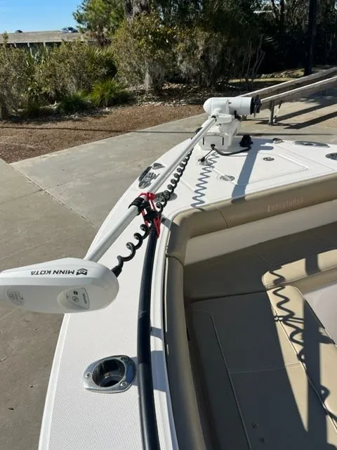 Slide: The Image of 2019 Everglades 253 Center Console with Minn Kota motor. - 12