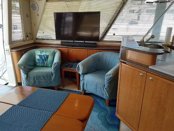 Slide: The Image of Bayliner 4788 Pilot House Motoryacht 1999 - 3