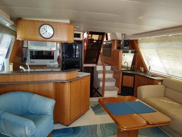 Slide: The Image of Bayliner 4788 Pilot House Motoryacht 1999 - 4