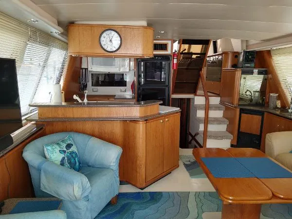 Slide: The Image of Bayliner 4788 Pilot House Motoryacht 1999 - 5