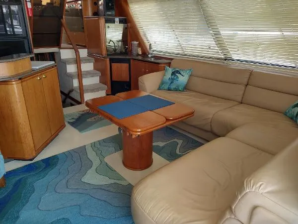 Slide: The Image of Bayliner 4788 Pilot House Motoryacht 1999 - 6