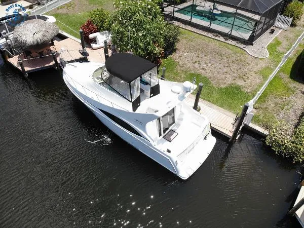 Slide: The Image of Carver Yachts 350 Mariner Diesel 2003 - 3