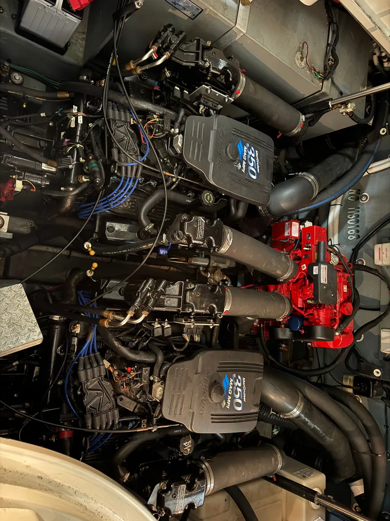 Slide: The Image of Sea Ray Sundancer 320 2002 - 19