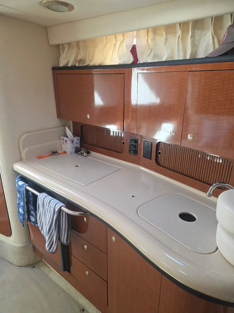 Slide: The Image of Sea Ray Sundancer 320 2002 - 4