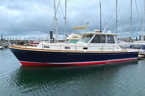 Slide: The Image of Grand Banks 43 Eastbay HX 2006 - 1