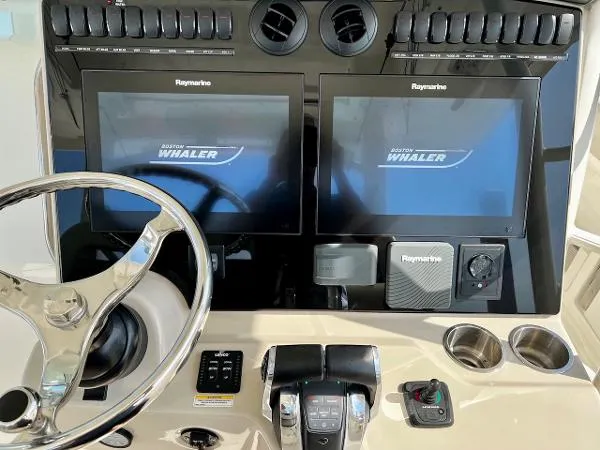 Slide: The Image of Boston Whaler 380 Outrage 2018 - 10