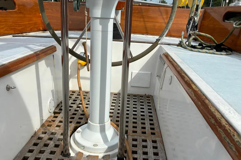 Slide: The Image of Hinckley Yachts Bermuda 40 1970 - 44
