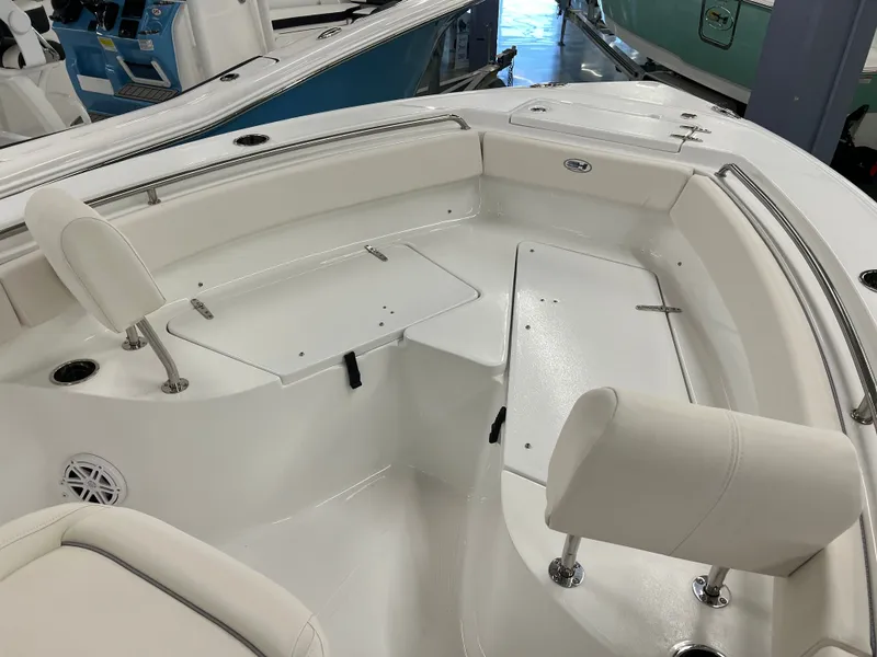 Slide: The Image of Sea Hunt Ultra 219 2026 - 10