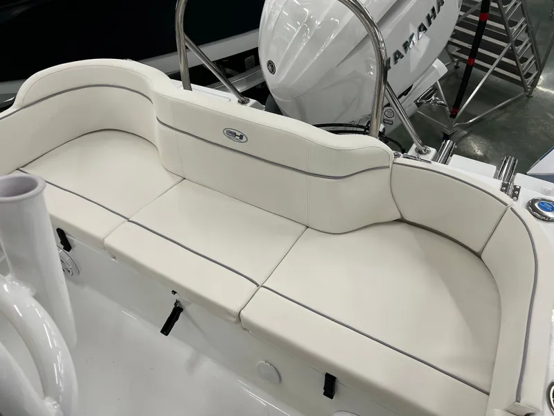 Slide: The Image of Sea Hunt Ultra 219 2026 - 13