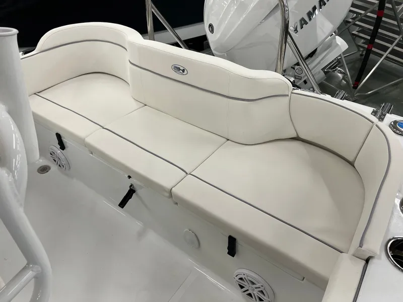 Slide: The Image of Sea Hunt Ultra 219 2026 - 14