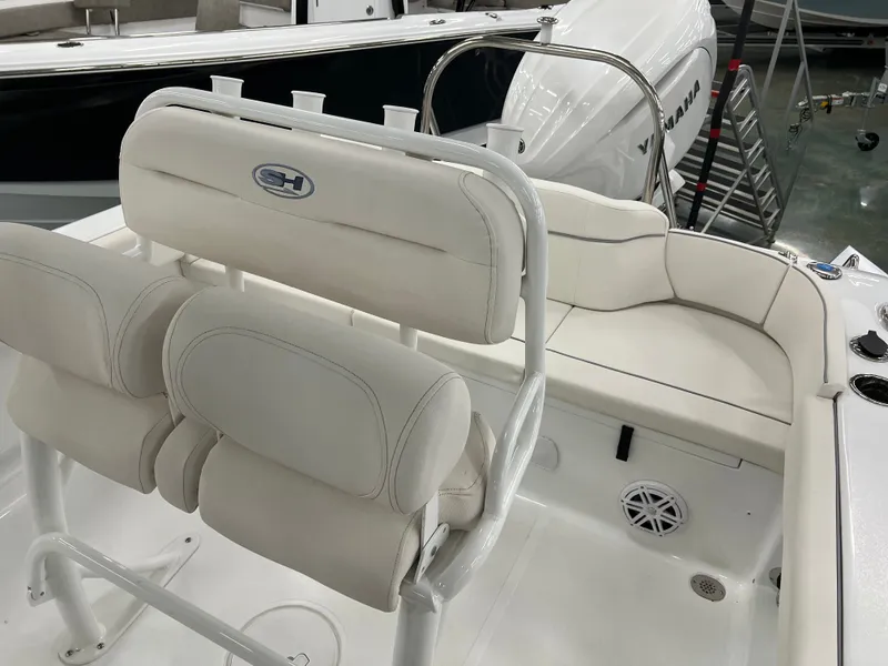 Slide: The Image of Sea Hunt Ultra 219 2026 - 15