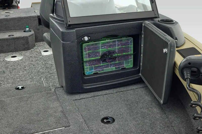 Slide: The Image of Tracker Targa V-19 Combo 2026 - 18