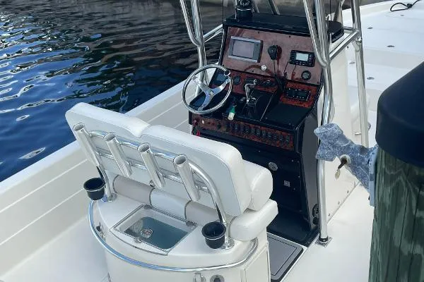 Slide: The Image of Shearwater 25LTZ 2012 - 8