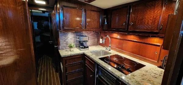 Slide: The Image of Hatteras 46 Convertible 1977 - 4